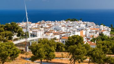 From Malaga to Nerja: How to get there