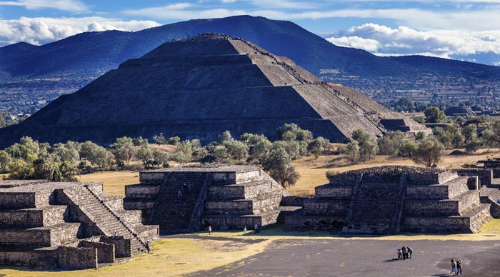 Temple Of Sun Avenue Of Dead Climbing Pyramid Teotihuacan Mexico City Mexico